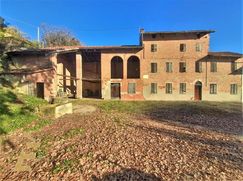 Casa Bi/Trifamiliare in Residenziale
