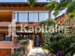 Casa Bi/Trifamiliare in Residenziale
