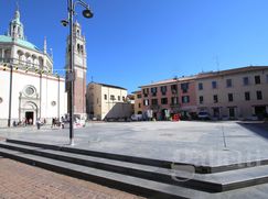 Negozio/Locale commerciale in Commerciale