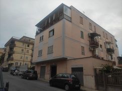Negozio/Locale commerciale in Commerciale