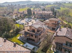 Casa Bi/Trifamiliare in Residenziale