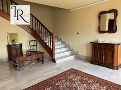 Casa Bi/Trifamiliare in Residenziale