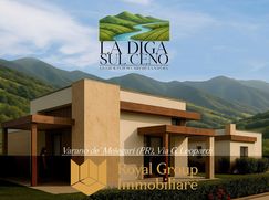 Casa Bi/Trifamiliare in Residenziale