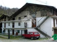 Casa Bi/Trifamiliare in Residenziale
