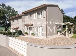 Casa Bi/Trifamiliare in Residenziale