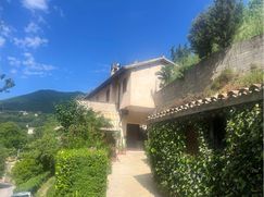 Casa Bi/Trifamiliare in Residenziale