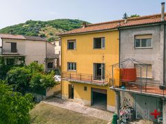 Casa Bi/Trifamiliare in Residenziale