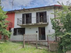 Casa Bi/Trifamiliare in Residenziale