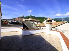 Casa Bi/Trifamiliare in Residenziale