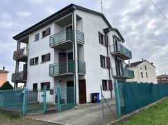 Casa Bi/Trifamiliare in Residenziale