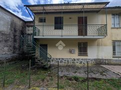 Casa Bi/Trifamiliare in Residenziale