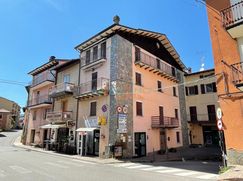 Casa Bi/Trifamiliare in Residenziale