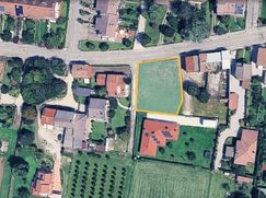 Casa Bi/Trifamiliare in Residenziale