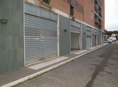 Negozio/Locale commerciale in Commerciale
