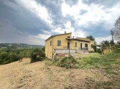 Casa Bi/Trifamiliare in Residenziale