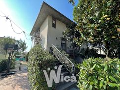 Casa Bi/Trifamiliare in Residenziale