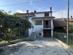 Casa Bi/Trifamiliare in Residenziale