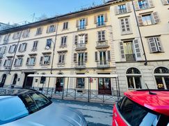 Attività/Licenza (con o senza mura) in Commerciale