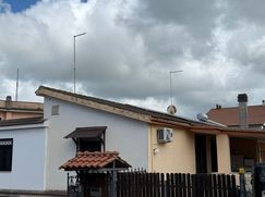 Casa Bi/Trifamiliare in Residenziale