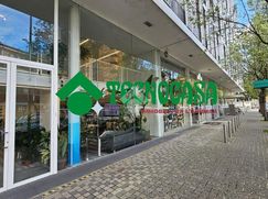Negozio/Locale commerciale in Commerciale