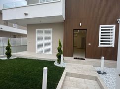 Casa Bi/Trifamiliare in Residenziale