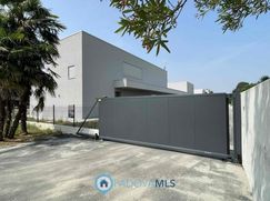 Casa Bi/Trifamiliare in Residenziale