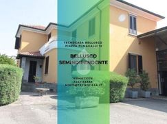 Casa Bi/Trifamiliare in Residenziale