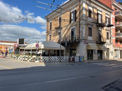 Negozio/Locale commerciale in Commerciale