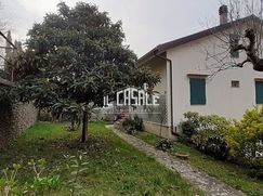 Casa Bi/Trifamiliare in Residenziale