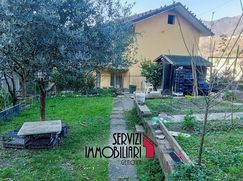 Casa Bi/Trifamiliare in Residenziale