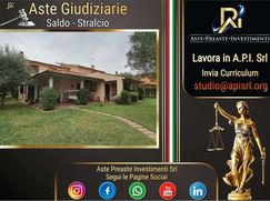 Casa Bi/Trifamiliare in Residenziale