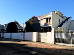 Casa Bi/Trifamiliare in Residenziale