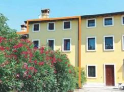 Casa Bi/Trifamiliare in Residenziale
