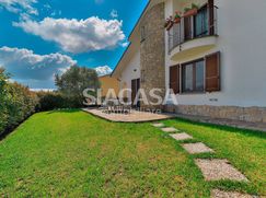 Casa Bi/Trifamiliare in Residenziale