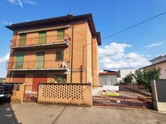 Casa Bi/Trifamiliare in Residenziale