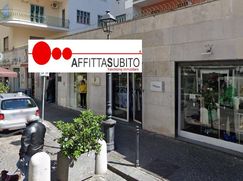 Negozio/Locale commerciale in Commerciale