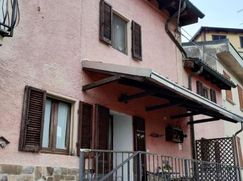Casa Bi/Trifamiliare in Residenziale