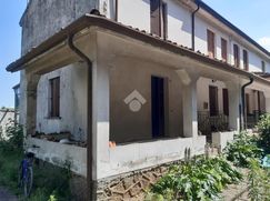 Casa Bi/Trifamiliare in Residenziale