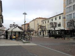 Negozio/Locale commerciale in Commerciale