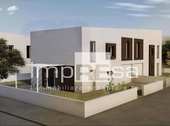 Casa Bi/Trifamiliare in Residenziale