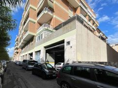Negozio/Locale commerciale in Commerciale