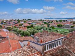 Casa Bi/Trifamiliare in Residenziale