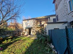 Casa Bi/Trifamiliare in Residenziale