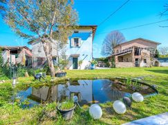 Casa Bi/Trifamiliare in Residenziale