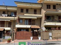 Casa Bi/Trifamiliare in Residenziale