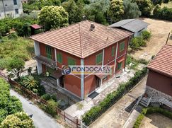 Casa Bi/Trifamiliare in Residenziale