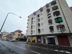 Negozio/Locale commerciale in Commerciale