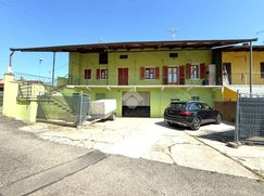 Casa Bi/Trifamiliare in Residenziale
