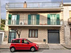 Casa Bi/Trifamiliare in Residenziale