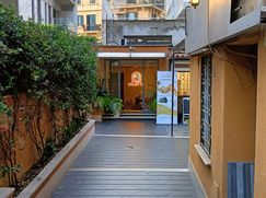 Attività/Licenza (con o senza mura) in Commerciale